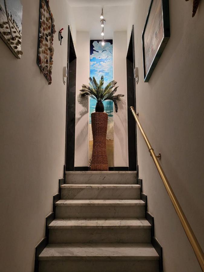 The Shell Apartment Bordighera Luaran gambar