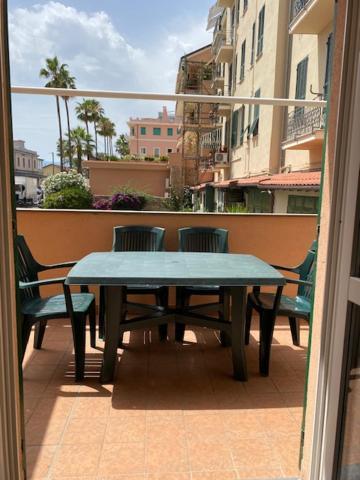 The Shell Apartment Bordighera Luaran gambar