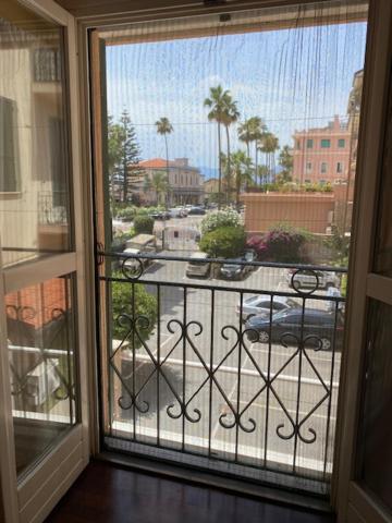 The Shell Apartment Bordighera Luaran gambar