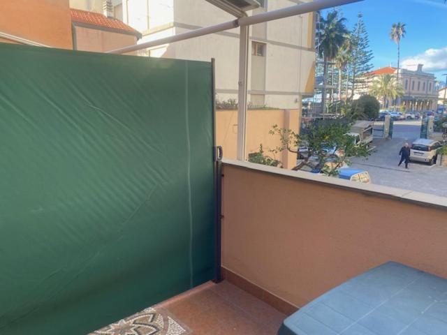 The Shell Apartment Bordighera Luaran gambar